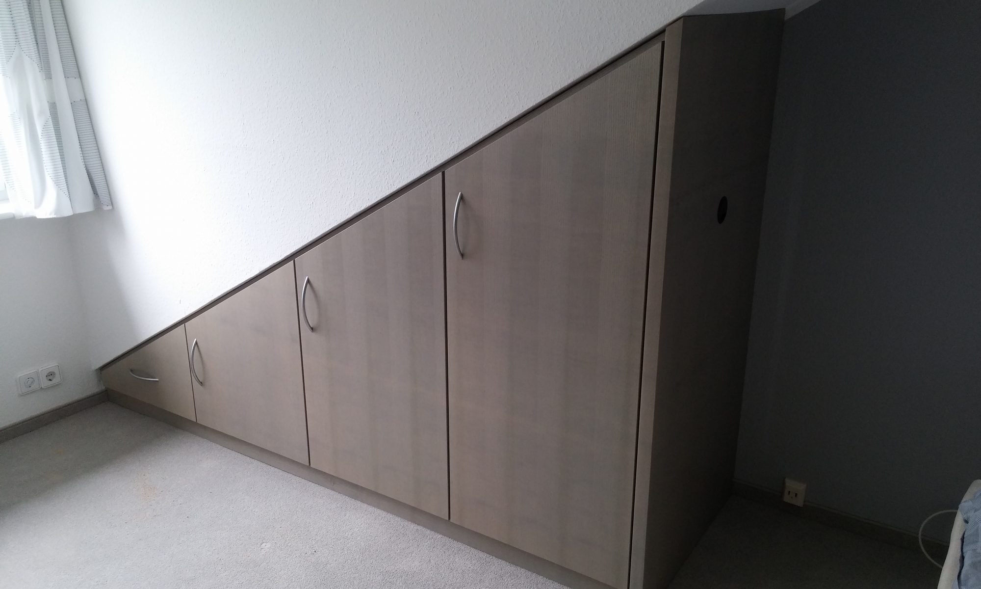 Dachschrägenschrank