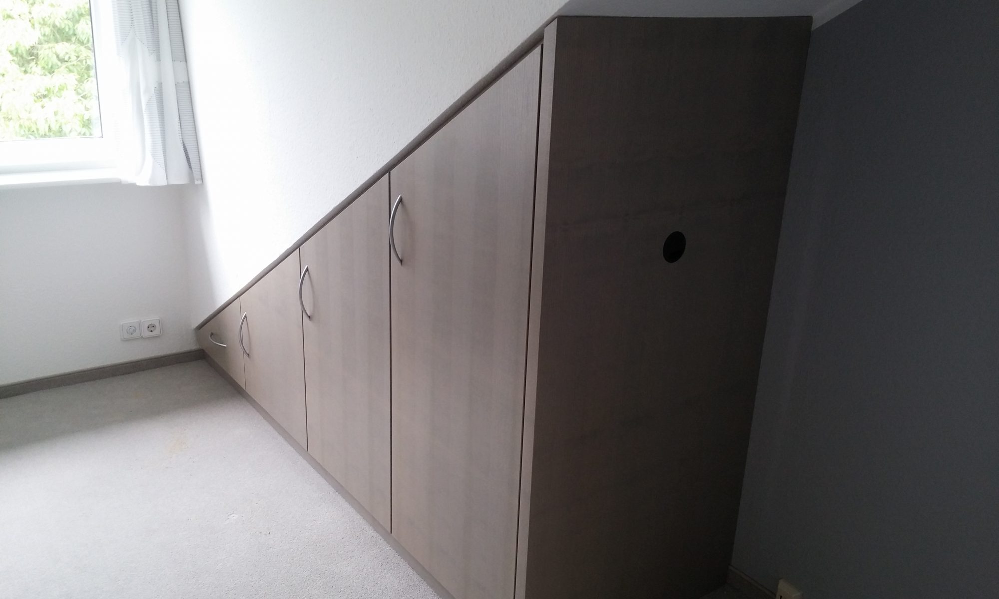 Dachschrägenschrank